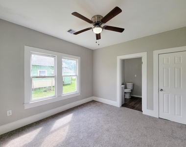 605 N Avenue A - Photo Thumbnail 34