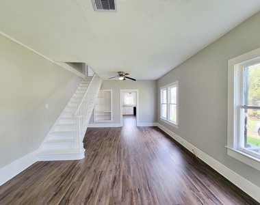 605 N Avenue A - Photo Thumbnail 5