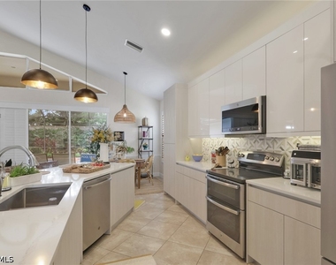 8816 Ventura Way - Photo Thumbnail 7