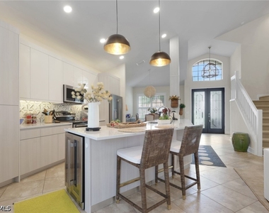 8816 Ventura Way - Photo Thumbnail 4