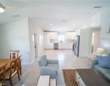27302 Dortch Avenue - Photo Thumbnail 5