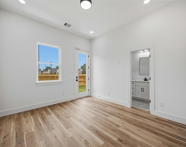 7900 Bowen Street - Photo Thumbnail 17