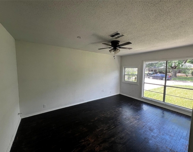 9306 St Lo Road - Photo Thumbnail 2