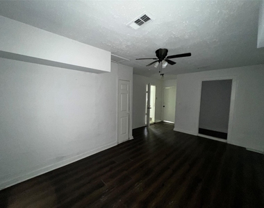 9306 St Lo Road - Photo Thumbnail 8