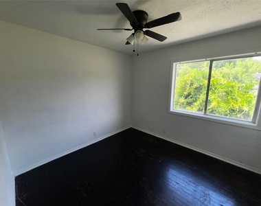9306 St Lo Road - Photo Thumbnail 4