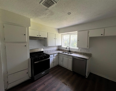 9306 St Lo Road - Photo Thumbnail 1