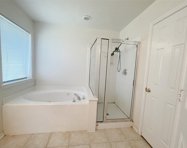 3426 Auburn Hollow Lane - Photo Thumbnail 14