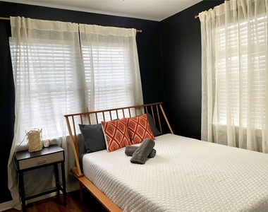 2409 Bastrop - Photo Thumbnail 3