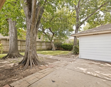 10903 Holly Springs Drive - Photo Thumbnail 19