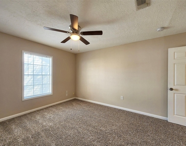 605 E 24th Street - Photo Thumbnail 8