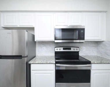 2277 S Kirkwood Road - Photo Thumbnail 6