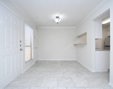 2277 S Kirkwood Road - Photo Thumbnail 2