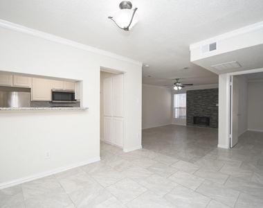 2277 S Kirkwood Road - Photo Thumbnail 3