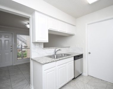 2277 S Kirkwood Road - Photo Thumbnail 5
