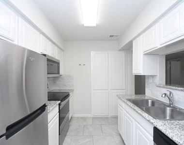 2277 S Kirkwood Road - Photo Thumbnail 7