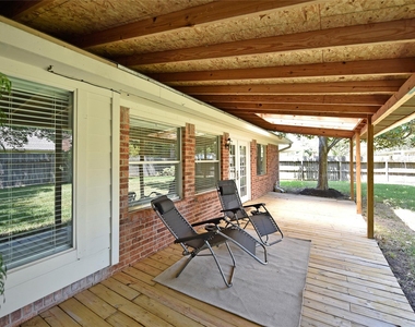 2035 Shorewood Lane - Photo Thumbnail 2