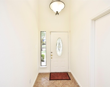 2035 Shorewood Lane - Photo Thumbnail 3