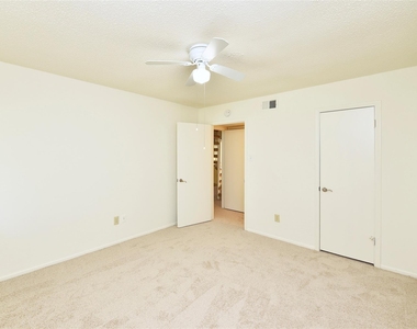 2035 Shorewood Lane - Photo Thumbnail 20