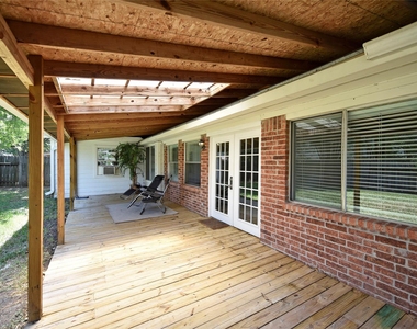 2035 Shorewood Lane - Photo Thumbnail 26