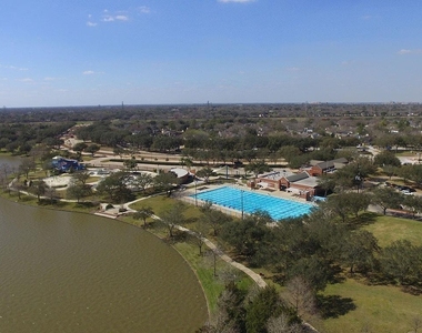 2035 Shorewood Lane - Photo Thumbnail 27