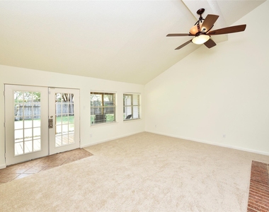 2035 Shorewood Lane - Photo Thumbnail 5