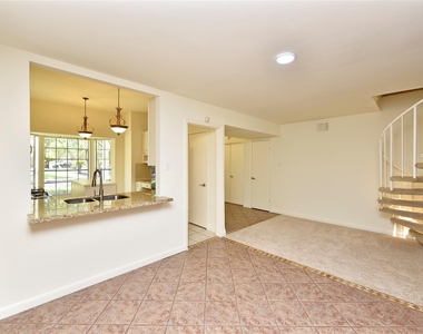2035 Shorewood Lane - Photo Thumbnail 6