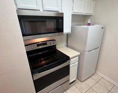 2120 El Paseo Street - Photo Thumbnail 11