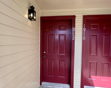 2120 El Paseo Street - Photo Thumbnail 5
