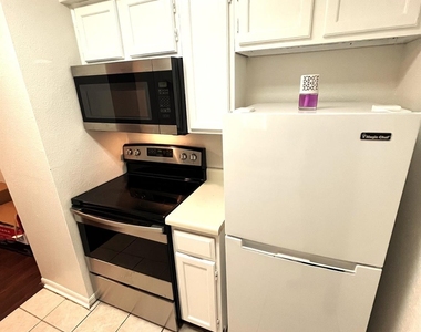 2120 El Paseo Street - Photo Thumbnail 12