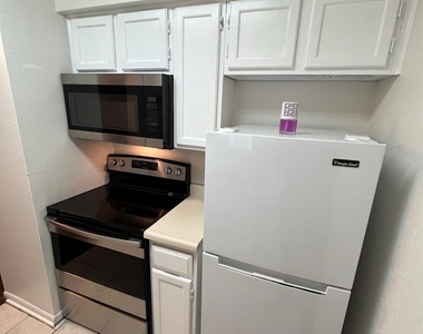 2120 El Paseo Street - Photo Thumbnail 13
