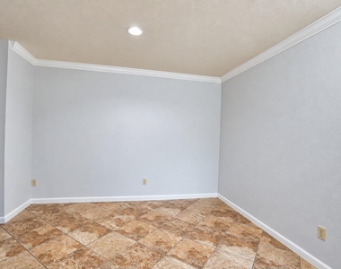 6602 Harbor Town Drive - Photo Thumbnail 7