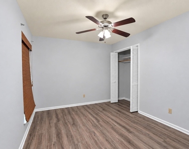 6602 Harbor Town Drive - Photo Thumbnail 12