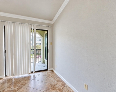 6602 Harbor Town Drive - Photo Thumbnail 10