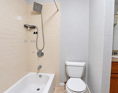 6602 Harbor Town Drive - Photo Thumbnail 15
