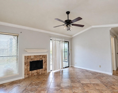 6602 Harbor Town Drive - Photo Thumbnail 9