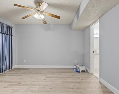 10001 Westpark Drive - Photo Thumbnail 13