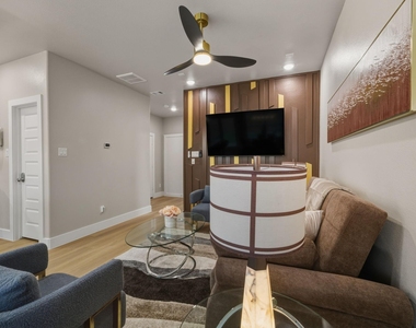 3539 Mount Pleasant Street - Photo Thumbnail 5