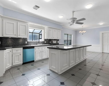 6803 Walton Heath Drive - Photo Thumbnail 6
