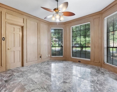 6803 Walton Heath Drive - Photo Thumbnail 4