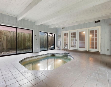 6803 Walton Heath Drive - Photo Thumbnail 20