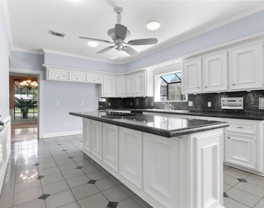 6803 Walton Heath Drive - Photo Thumbnail 7