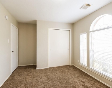 19934 18th Fairway Drive - Photo Thumbnail 11