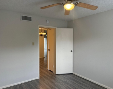 2120 El Paseo Street - Photo Thumbnail 9
