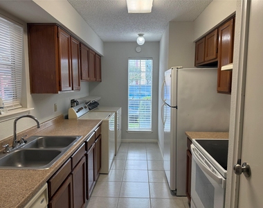 2120 El Paseo Street - Photo Thumbnail 5