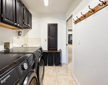 353 Kilmarnock Place - Photo Thumbnail 26