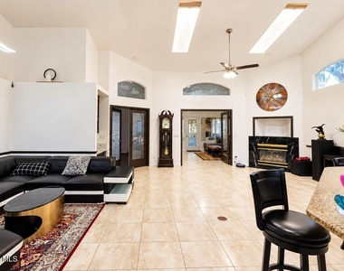 353 Kilmarnock Place - Photo Thumbnail 8