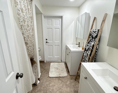 250 Andros Drive - Photo Thumbnail 8
