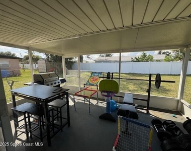 515 Monitor Street - Photo Thumbnail 16