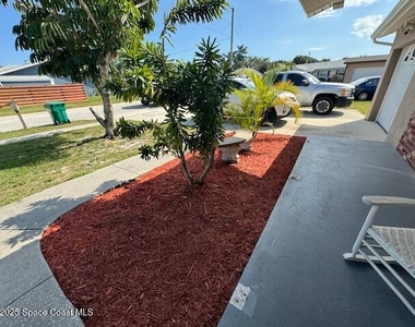 515 Monitor Street - Photo Thumbnail 23