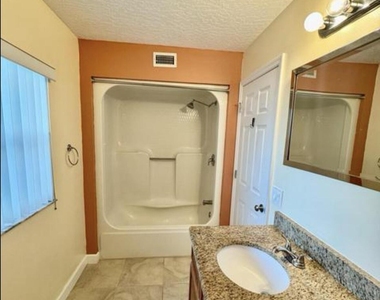 1458 Guava Avenue - Photo Thumbnail 7